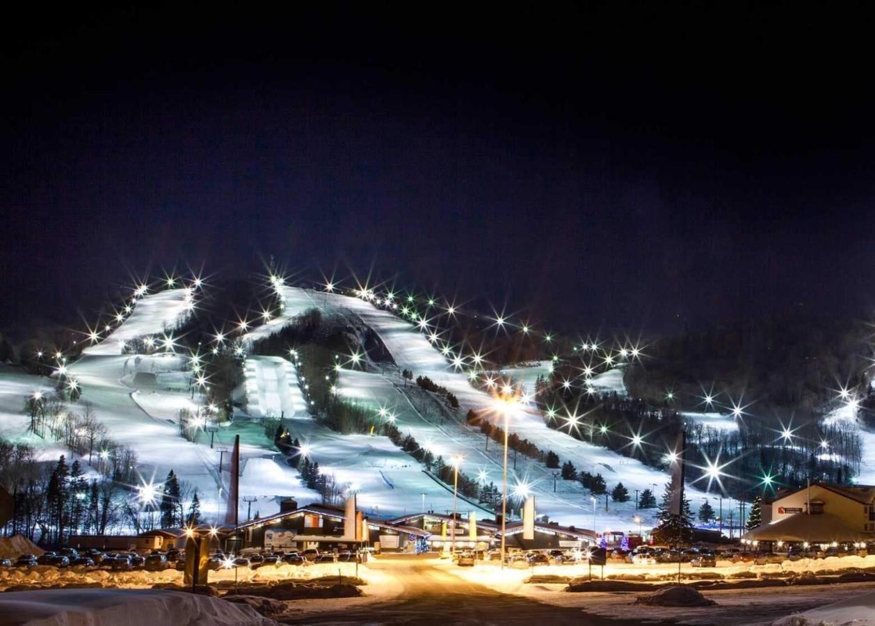 Ski-In, Ski-Out Chaleureux Studio Loft Au Pied Des Pistes De Ski Apartment Stoneham Ngoại thất bức ảnh